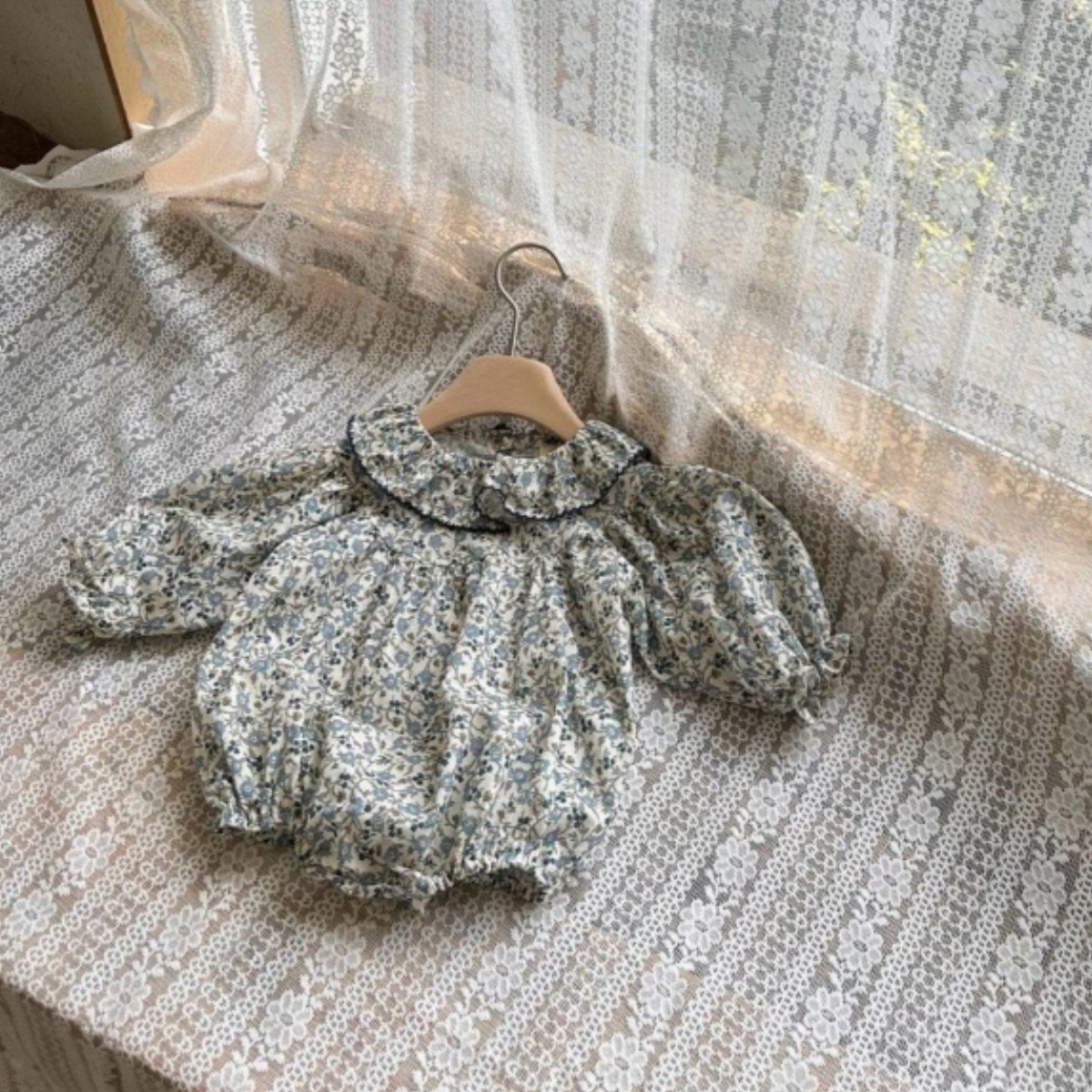 Macacão Floral de Manga Longa  - Baby Clothing Outlet avaliação e preço