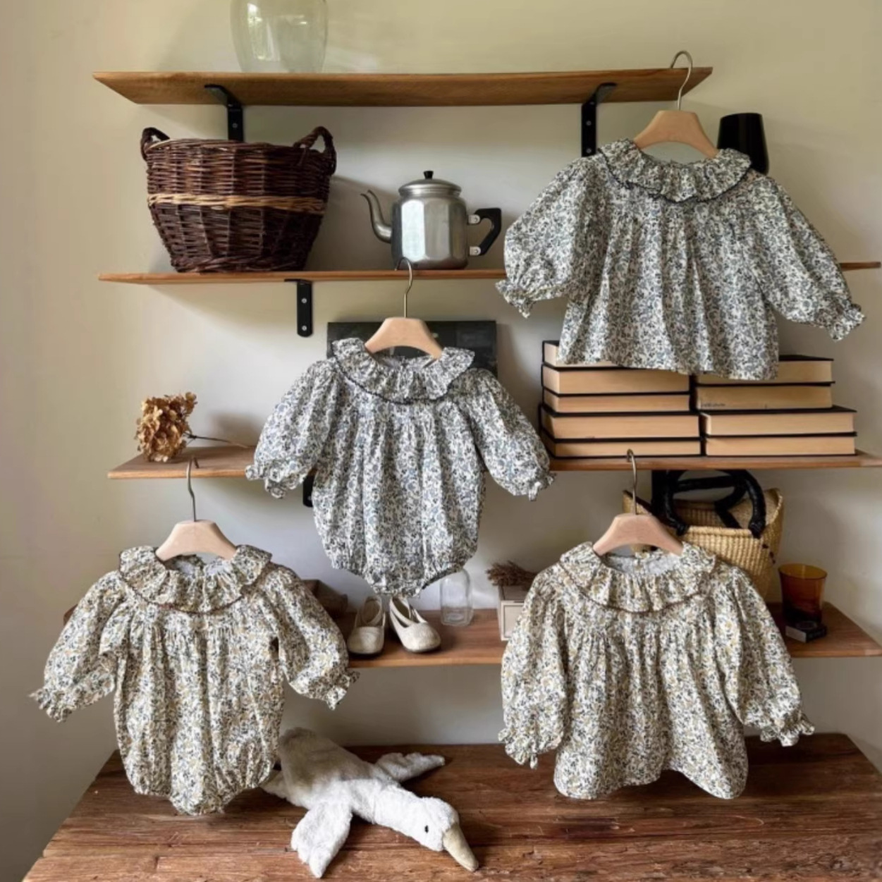 Macacão Floral de Manga Longa  - Baby Clothing Outlet avaliação e preço